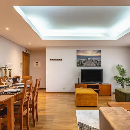 Апартаменты Machico City Apt