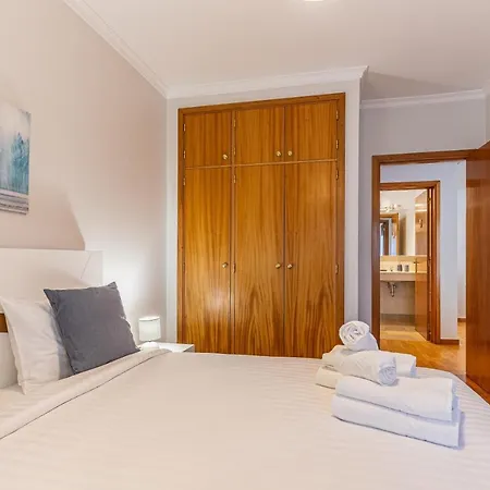 Machico City Apt Машику