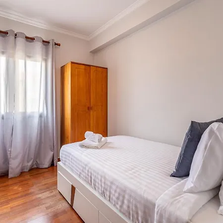 Machico City Apt * Машику